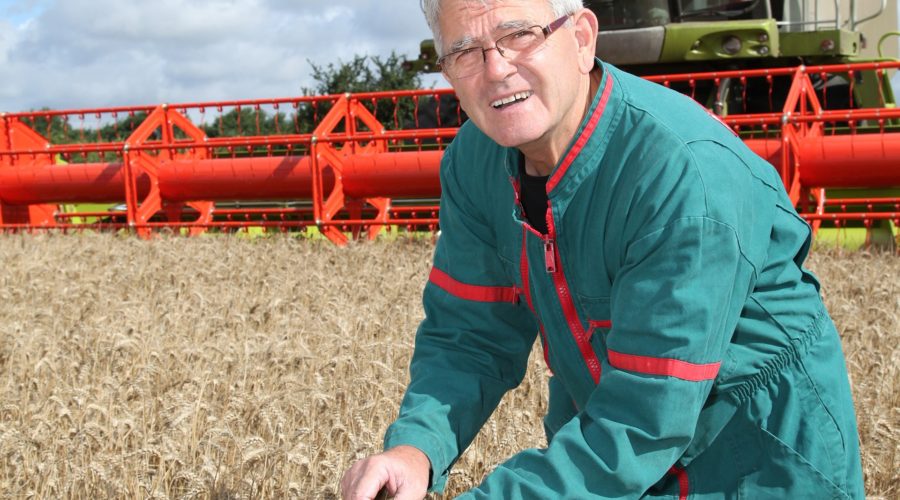 How Much Does Communication With Other Farmers Matter?